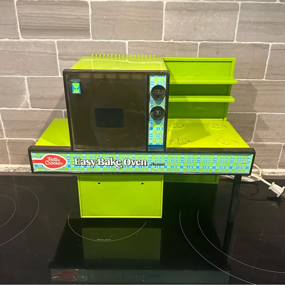 Vintage 1973 Green Easy Bake Oven General Mills Fun Group Kenner Cincinnati OH - Picture 2 of 16